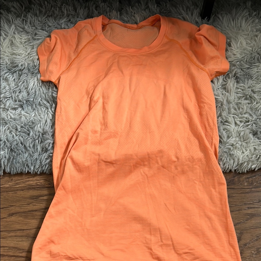 Lululemon Women's Orange Short Sleeve Top